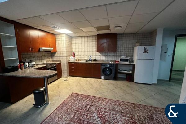 Spacious 1 Bedroom | Vacant | 1,047 Sq.Ft